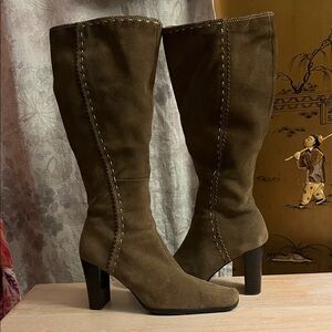 Hillard & Hanson Brown Heeled Boots